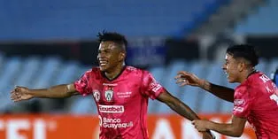 Alex, ¿el Byron Castillo de la Libertadores? Lo acusan de adulterar nombre 