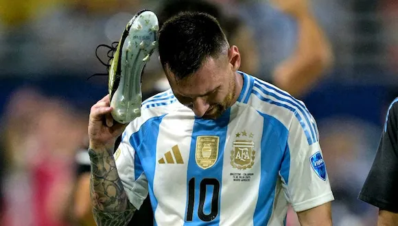 “Insólito”: Messi puso el grito en el cielo por el gol que le anularon a Argentina ante Marruecos