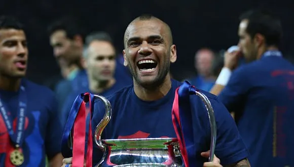 Barcelona entierra a Dani Alves: tras condena, se queda sin condición de leyenda