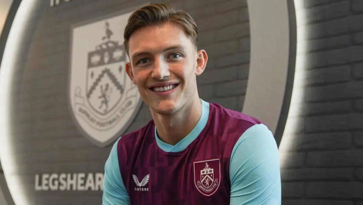 Es una máquina: Oliver Sonne impresiona al DT de Burnley en su primer entrenamiento