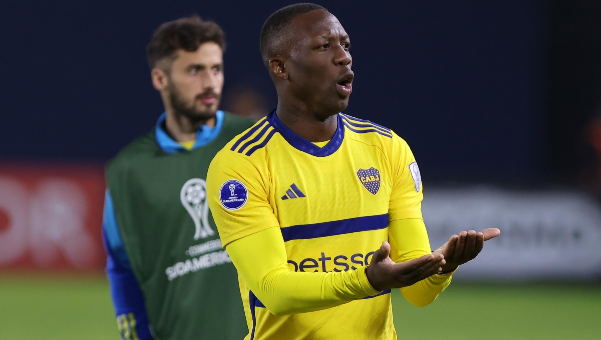 Luego de su expulsión con Boca: Luis Advíncula reapareció con sentido mensaje